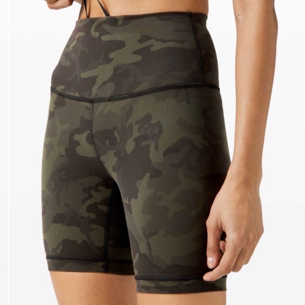 Lululemon Wunder Train high-rise Short 6” incognito camo brown and green